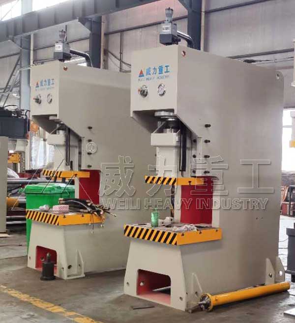 100噸液壓沖床車間現(xiàn)貨